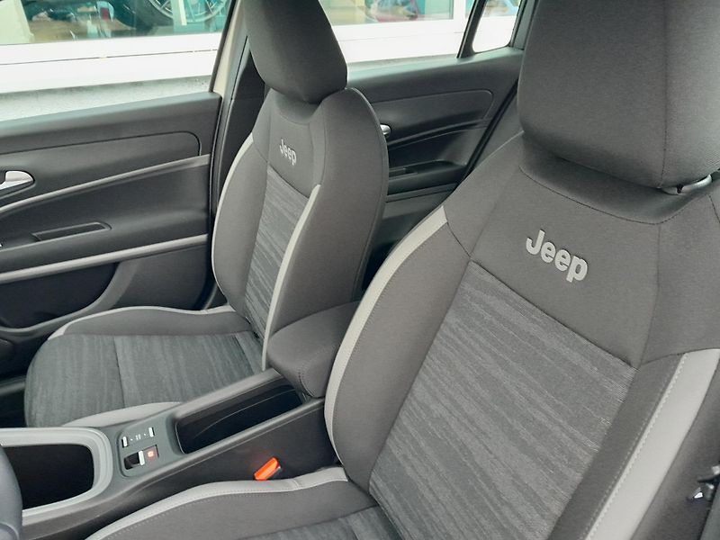 Jeep Avenger (2026) Longitude 1,2 110 PS automat - fotka 15 z 36