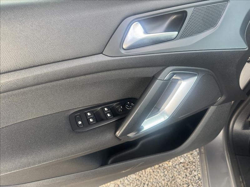 Peugeot 308 1,6 HDI,Servis.Kniha - fotka 11 z 21