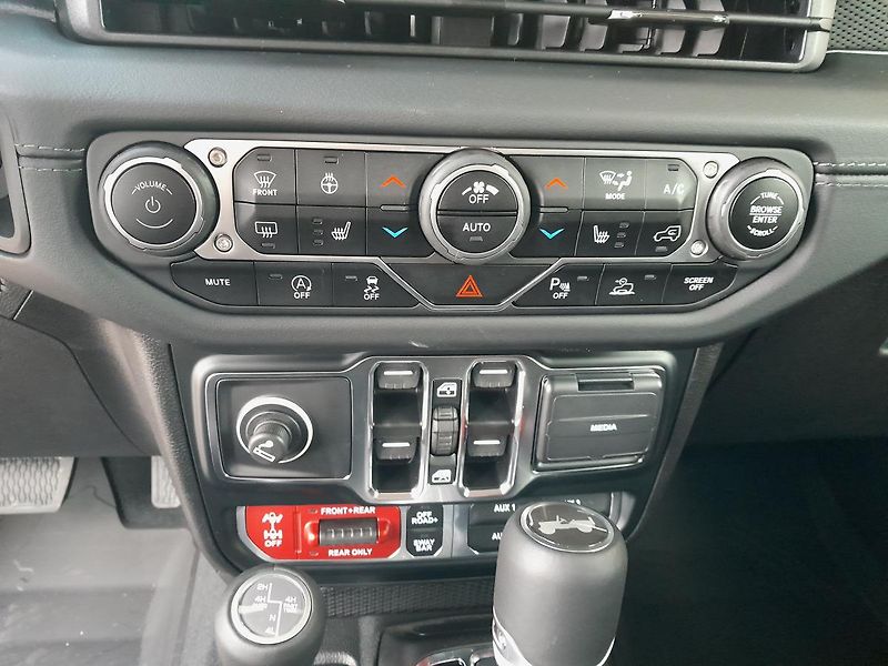 Jeep Wrangler (2024) Unlimited 2,0T  Rubicon ČR - fotka 33 z 44
