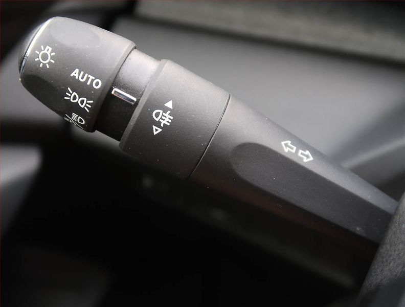 Peugeot 308 (2022) 1.2 PureTech, Serv.kniha, Kůže - fotka 19 z 23