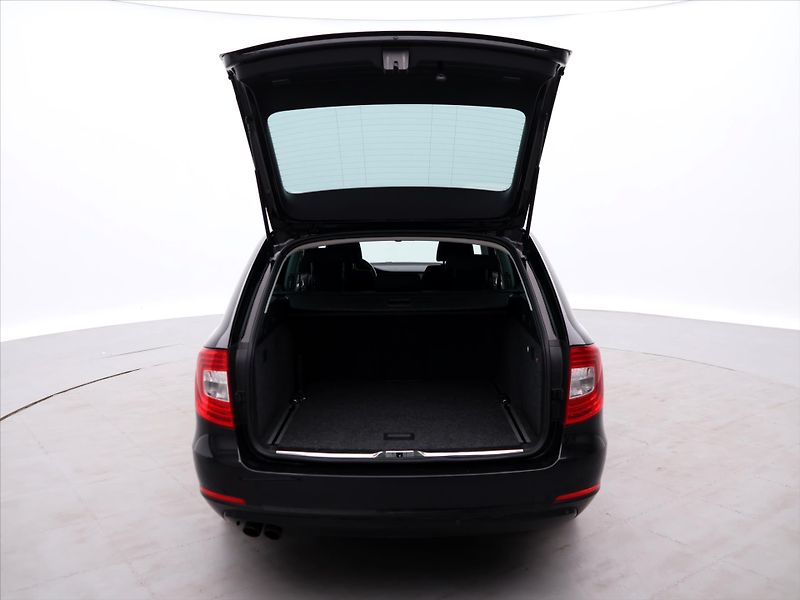 Škoda Superb 2,0 TDI 125kW Ambition DSG - fotka 9 z 39