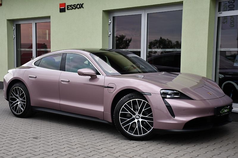 Porsche Taycan PERFORMANCE BATTERY PLUS - fotka 2 z 42