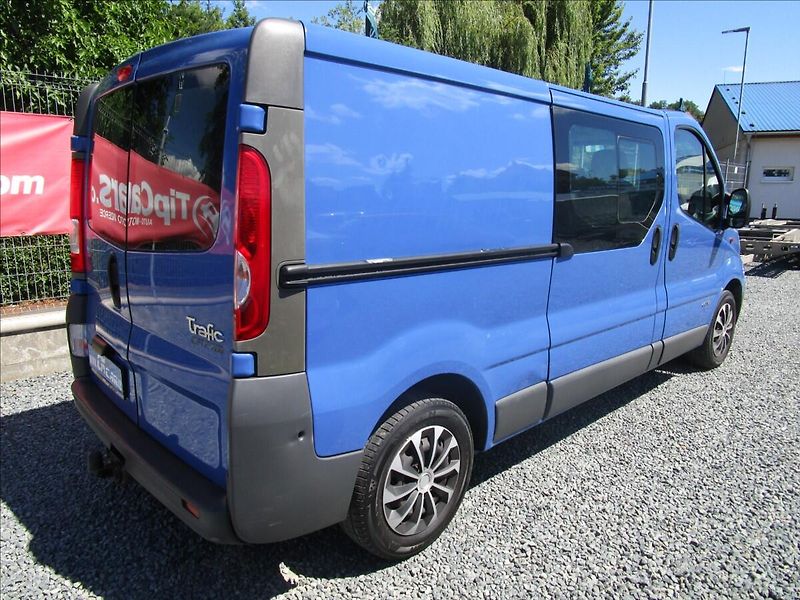 Renault Trafic 2.0dCi 115 L2H1, 6 míst - fotka 4 z 45