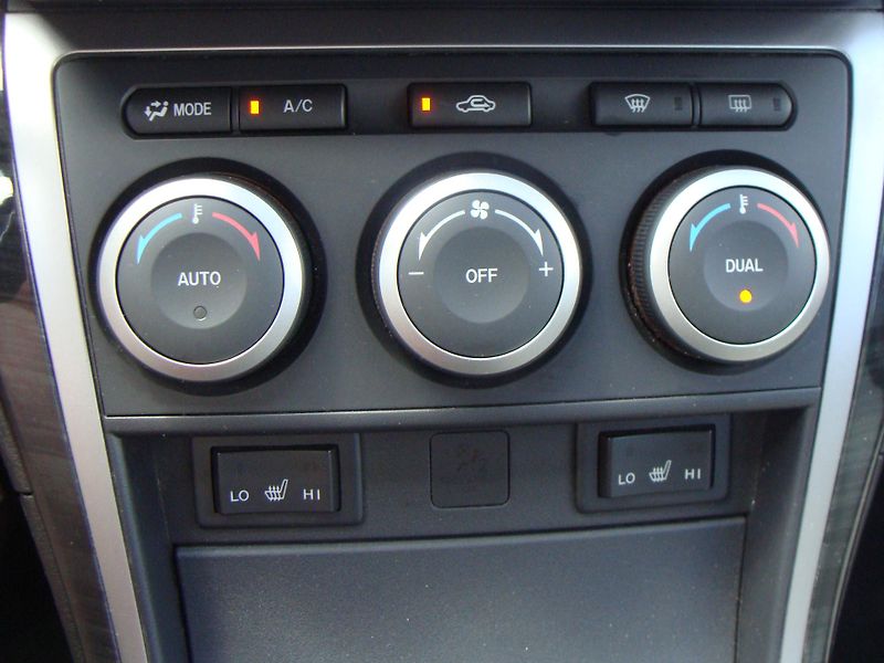 Mazda 6 2.5 i, 125 kW, klima - fotka 15 z 24