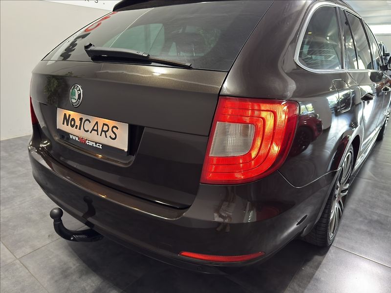 Škoda Superb 2,0   TDI 4X4 125KW ELEGANCE - fotka 25 z 31