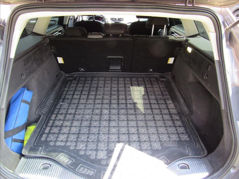 Ford Mondeo 1,6 TDCi 85kW - fotka 25 z 32