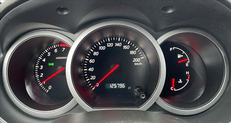 Suzuki Grand Vitara 2,0 i,103kW,4x4 - fotka 14 z 24