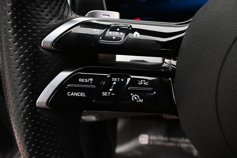 Mercedes-Benz Třídy E 2,0 300de 225kW 4Matic Záruka - fotka 22 z 30