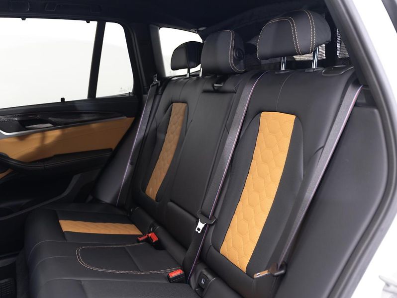 BMW X3 M Competition - fotka 22 z 22