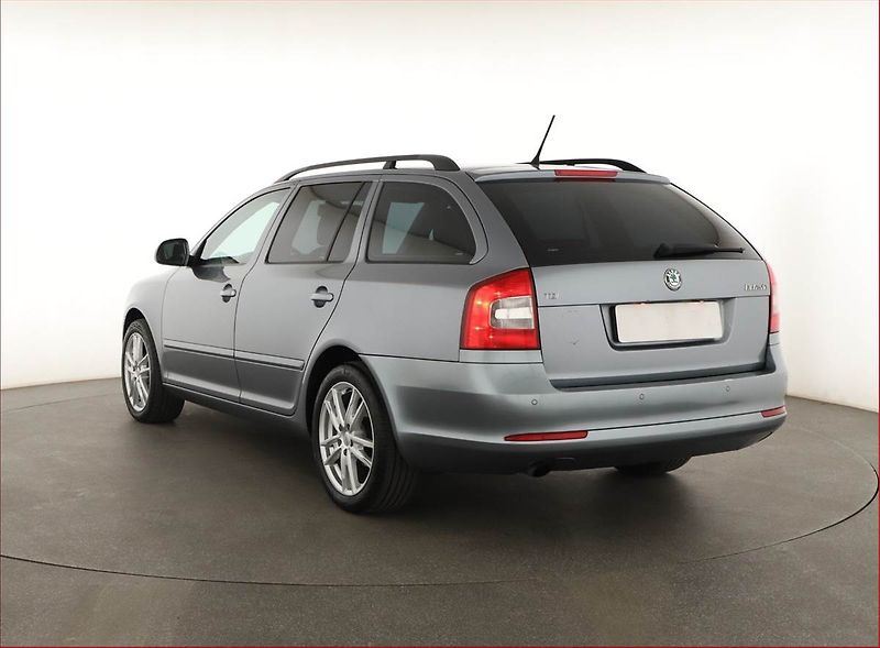 Škoda Octavia (2012) 1.6 TDI, Automat, Tempomat - fotka 4 z 18