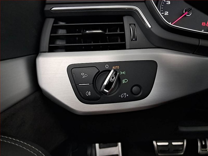 Audi A5 (2017) S-Line 2.0 TFSI - fotka 23 z 26