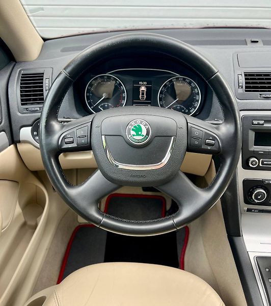 Škoda Octavia (2010) Elegance 2010 ZACHOVALÁ - fotka 11 z 26