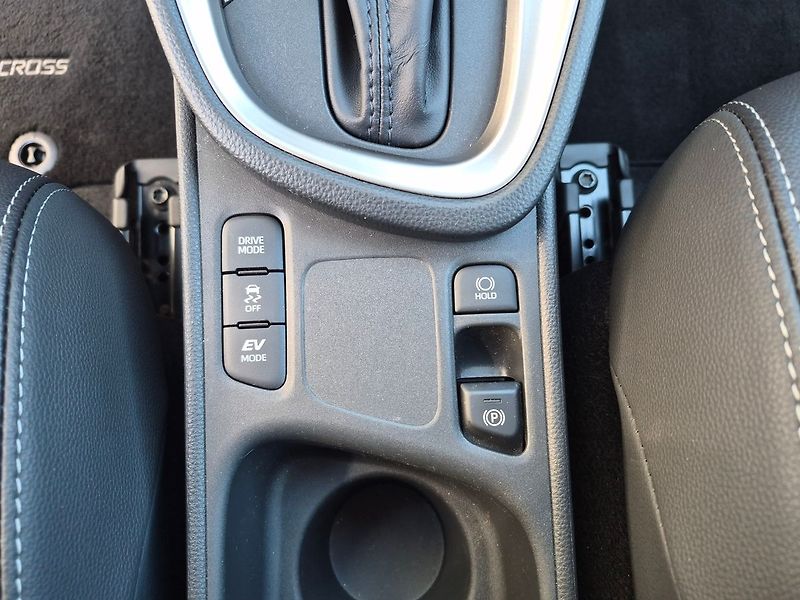Toyota Yaris Cross 1,5 HEV Executive - fotka 15 z 20
