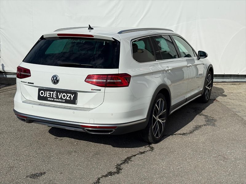 Volkswagen Passat 2,0 Alltrack, 4x4 - fotka 4 z 24