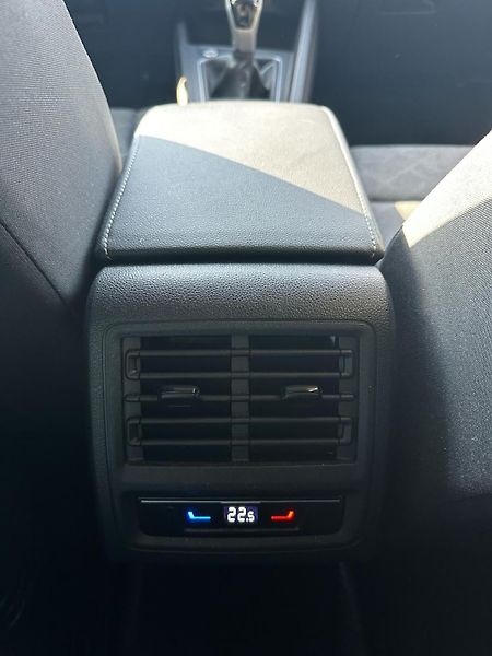 Volkswagen Golf (2022) - fotka 5 z 7