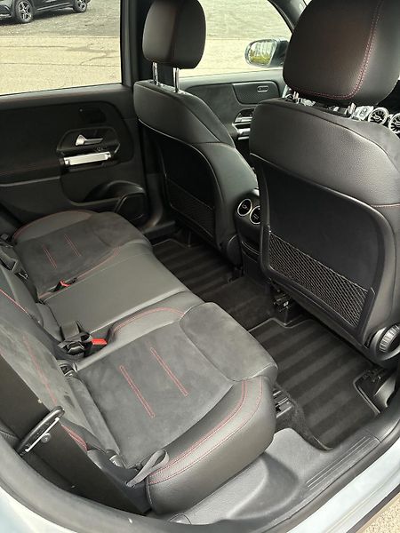 Mercedes-Benz GLB (2024) 200d 4MATIC - fotka 8 z 14