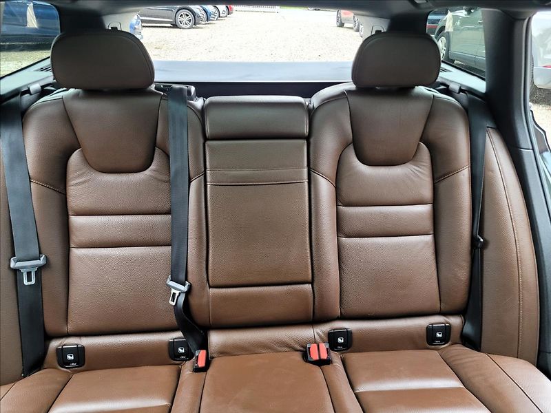 Volvo V60 T6 257kw,AWD,Inscript,kůže - fotka 34 z 50
