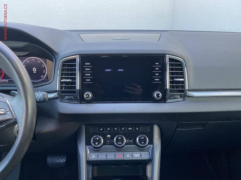 Škoda Karoq (2022) 1.5 TSi, Ambition, DSG, LED - fotka 12 z 20