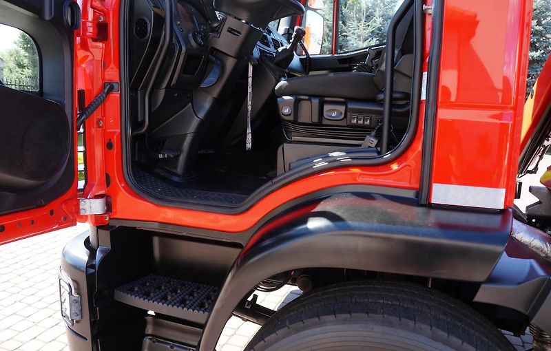 Iveco Eurocargo 180E28P 18 palet Palfinger - fotka 13 z 18