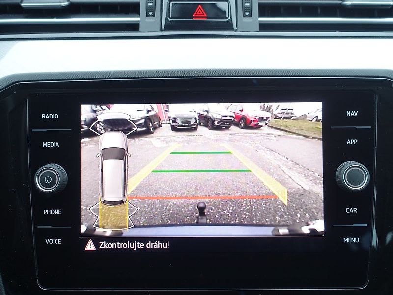 Volkswagen Passat 2.0 TDi LED SVĚTLA, ACC, DSG - fotka 13 z 38
