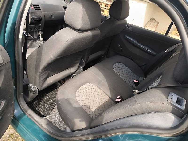 Škoda Fabia 1.2 HTP Classic COOL - fotka 15 z 26