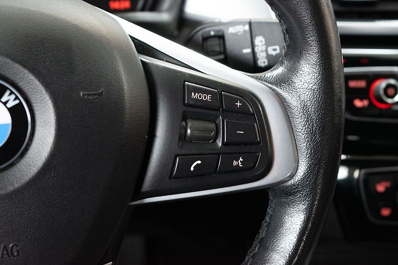 BMW X1 xDrive20d Sport Line*HEAD-UP* - fotka 19 z 42
