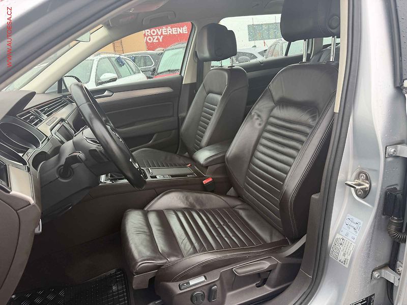 Volkswagen Passat (2016) 2.0TDi, DSG, bixen, navi - fotka 9 z 18