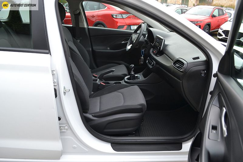 Hyundai i30 22 HB 1,5I MT START PLUS - fotka 11 z 45
