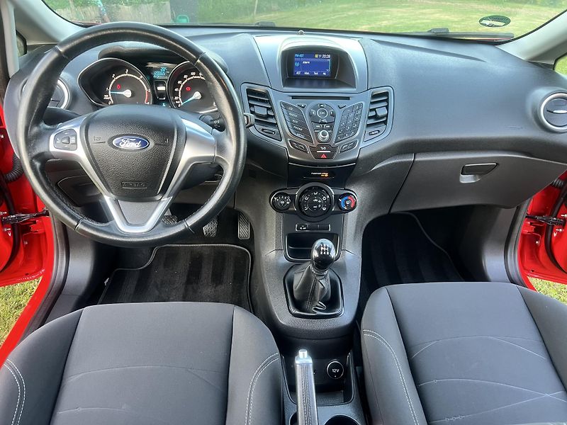 Ford Fiesta 1.5 TDCI 70KW,5DV,KLIMA,1MAJ - fotka 32 z 44