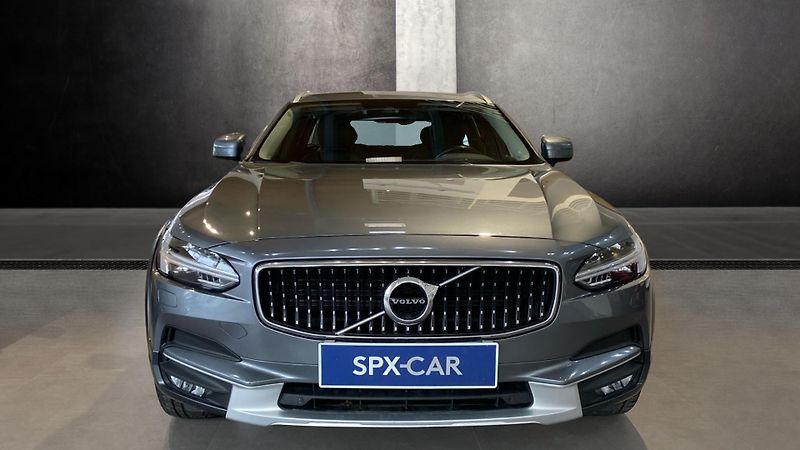 Volvo V90 Cross Country, D5 AWD Drive-E, - fotka 2 z 32