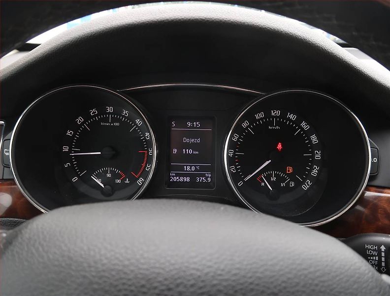 Škoda Superb (2013) Elegance 2.0 TDI, Navi - fotka 11 z 25