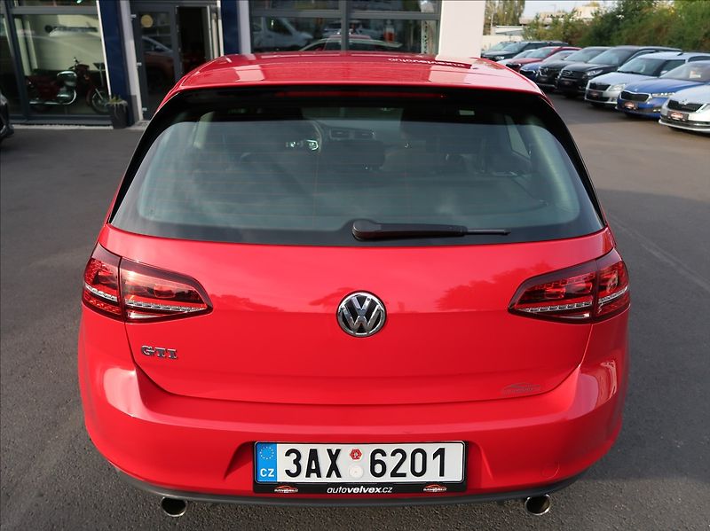 Volkswagen Golf 2,0 TSi,162kW,GTI,NovéČR - fotka 8 z 22