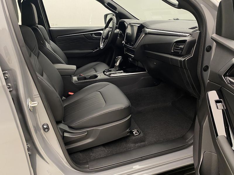 Isuzu D-Max (2026) Double Cab 2,2 LS 4x4 AUT - fotka 18 z 35