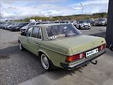 Mercedes-Benz 200 2,0   200 D 123 - náhled 4