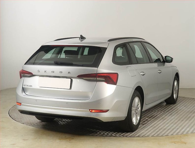 Škoda Octavia (2022) Ambition 2.0 TDI, ČR,1.maj - fotka 5 z 19