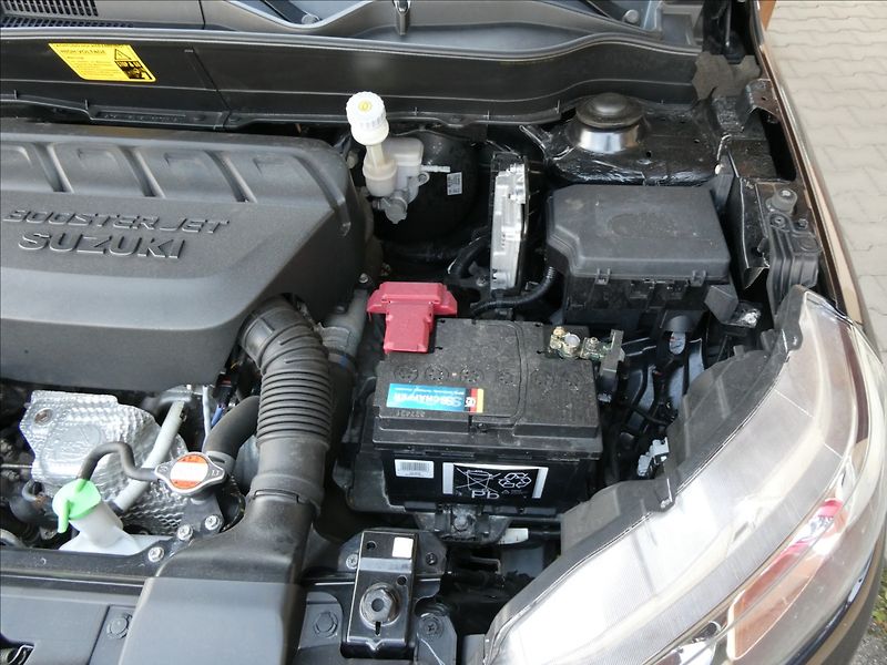 Suzuki Vitara 1,4 T 103kW 4x4 automat,závěs - fotka 39 z 49