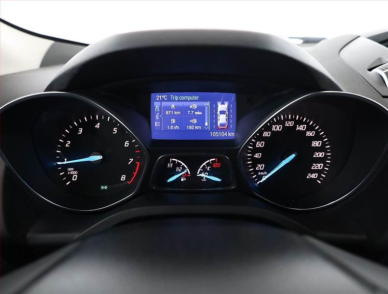 Ford Kuga (2013) 1.6 EcoBoost, Xenony, Tempomat - fotka 9 z 15