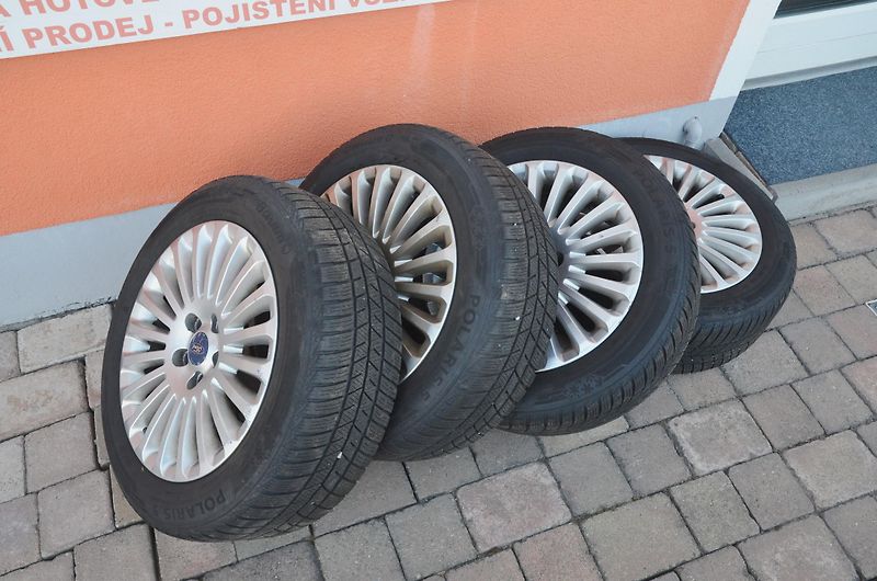 Ford Focus (2011) 1.6i 92kW / 2x kola / TAŽNÉ - fotka 8 z 28