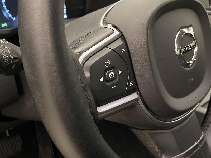 Volvo XC60 T5 MOMENTUM AUT CZ - fotka 19 z 43