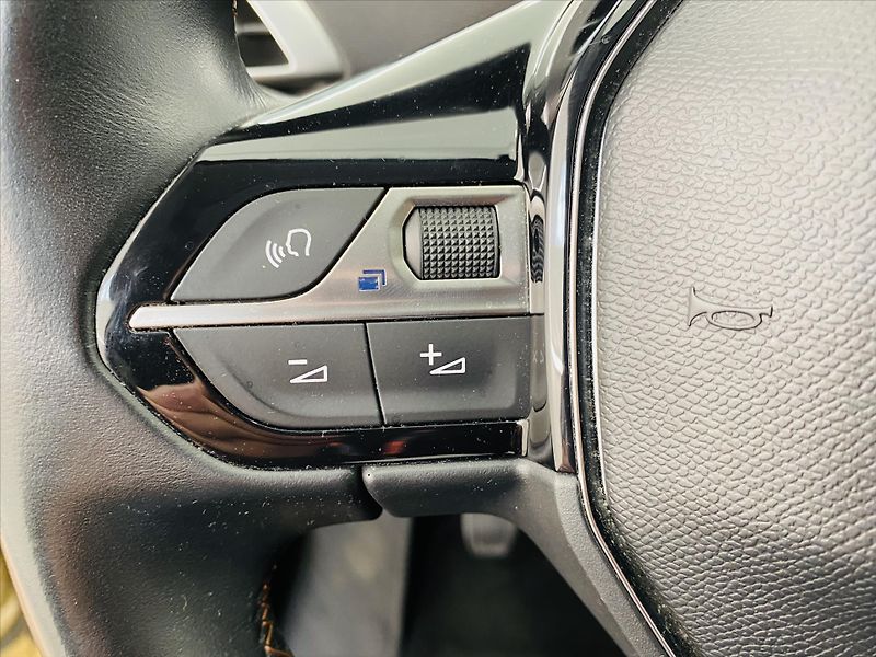 Peugeot 3008 1,2 PureTech 96kW Active - fotka 14 z 28
