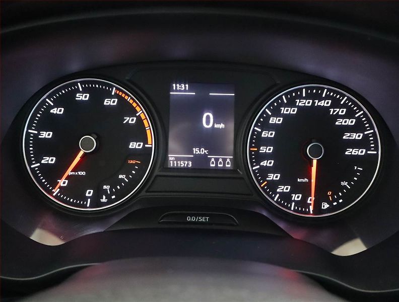 Seat Leon (2019) 1.5 TSI, Tempomat - fotka 11 z 22