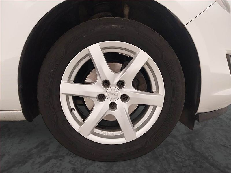 Opel Astra (2014) 1.4 T, Serv.kniha, Navi - fotka 15 z 19