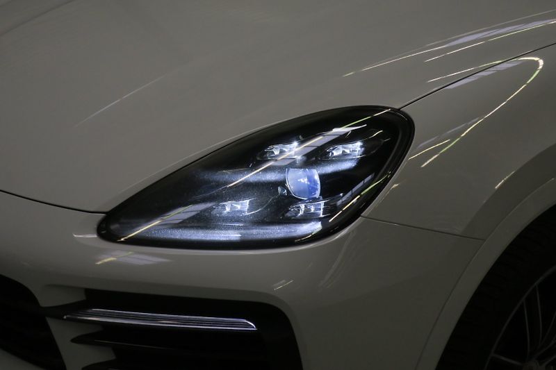 Porsche Cayenne (2019) Coupe 3.0 V6 Tiptronic Vzduch - fotka 44 z 45