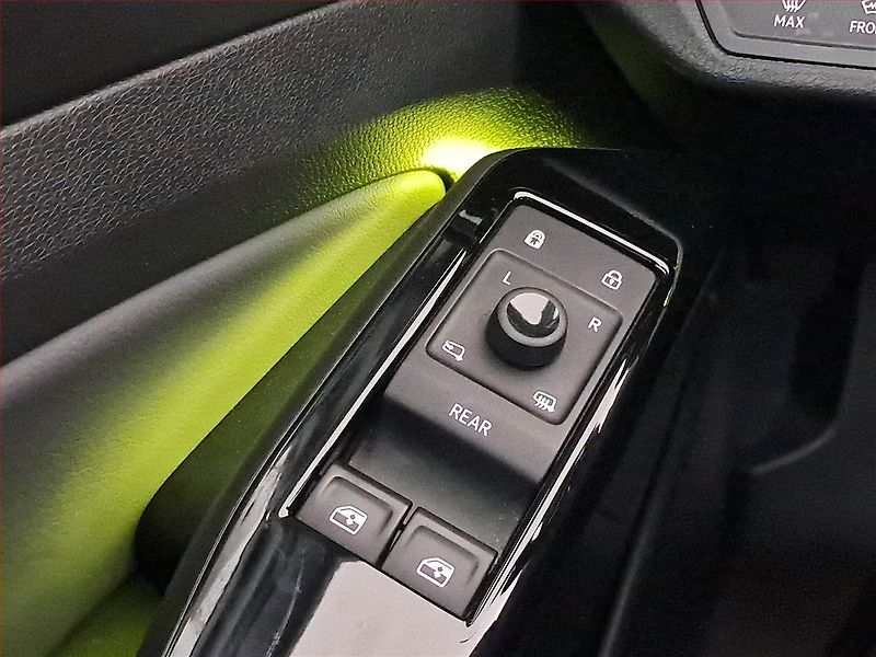 Volkswagen ID.5 (2022) Pro Perf. (82 kWh), SoH 93% - fotka 18 z 22