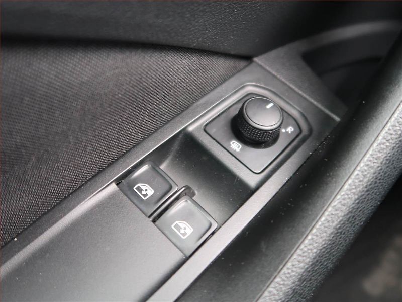 Škoda Kamiq (2023) 1.0 TSI, Tempomat - fotka 16 z 17