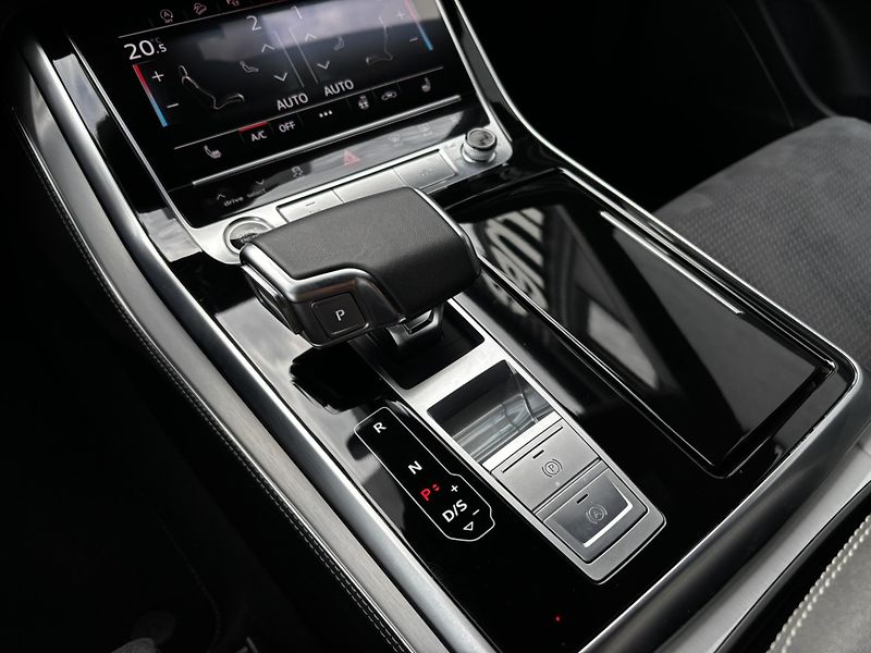 Audi Q8 (2025) 50 3.0 TDI (210 kW) 4WD - fotka 14 z 17