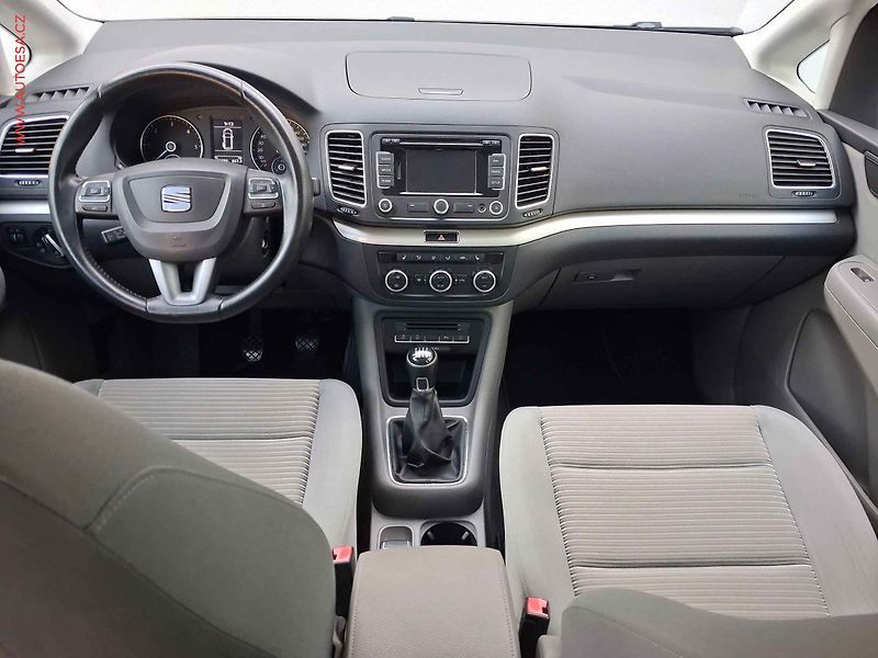 Seat Alhambra (2014) 2.0 TDi, Style, TZ, panor - fotka 8 z 19