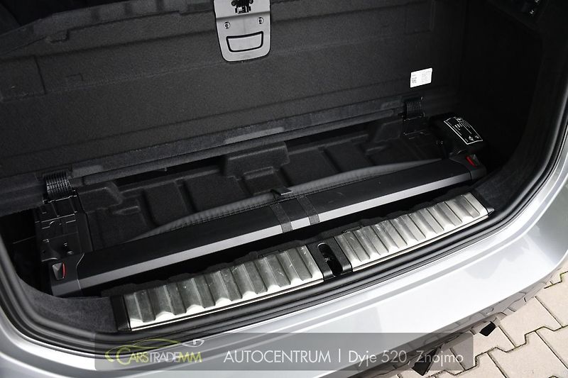 BMW Řada 3 320D xDrive M-SPORT ČR 1.M - fotka 51 z 60