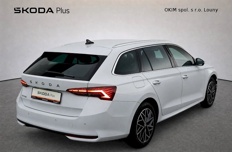 Škoda Octavia (2024) combi Top Selection  2,0 Tdi 1 - fotka 2 z 39