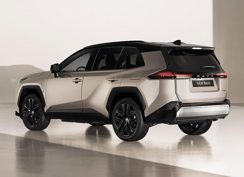 Toyota RAV4 (2026) NG26 2.5 HEV 4X4 - Style - fotka 3 z 18